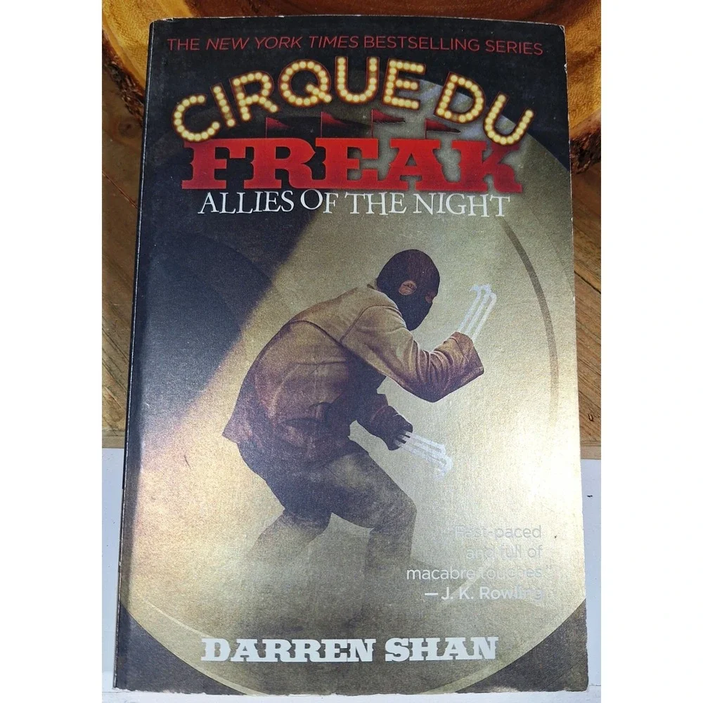 Lot‎ of 21 Darren Shan Books - Many of the Cirque Du Freak Series